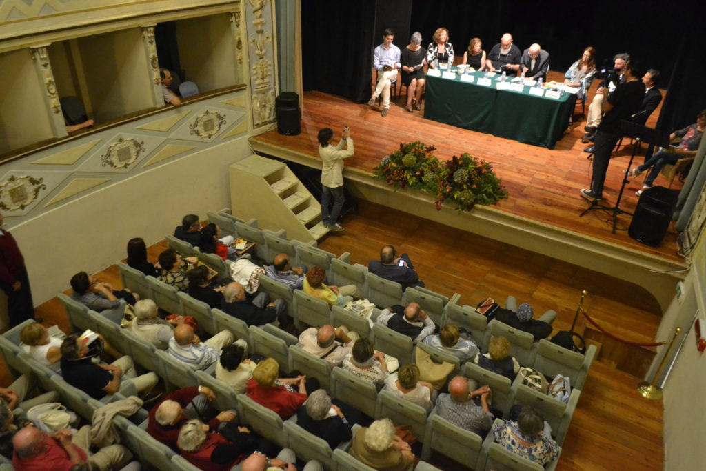 Teatro Mugellini durante il Premio Poesia Pastocchi